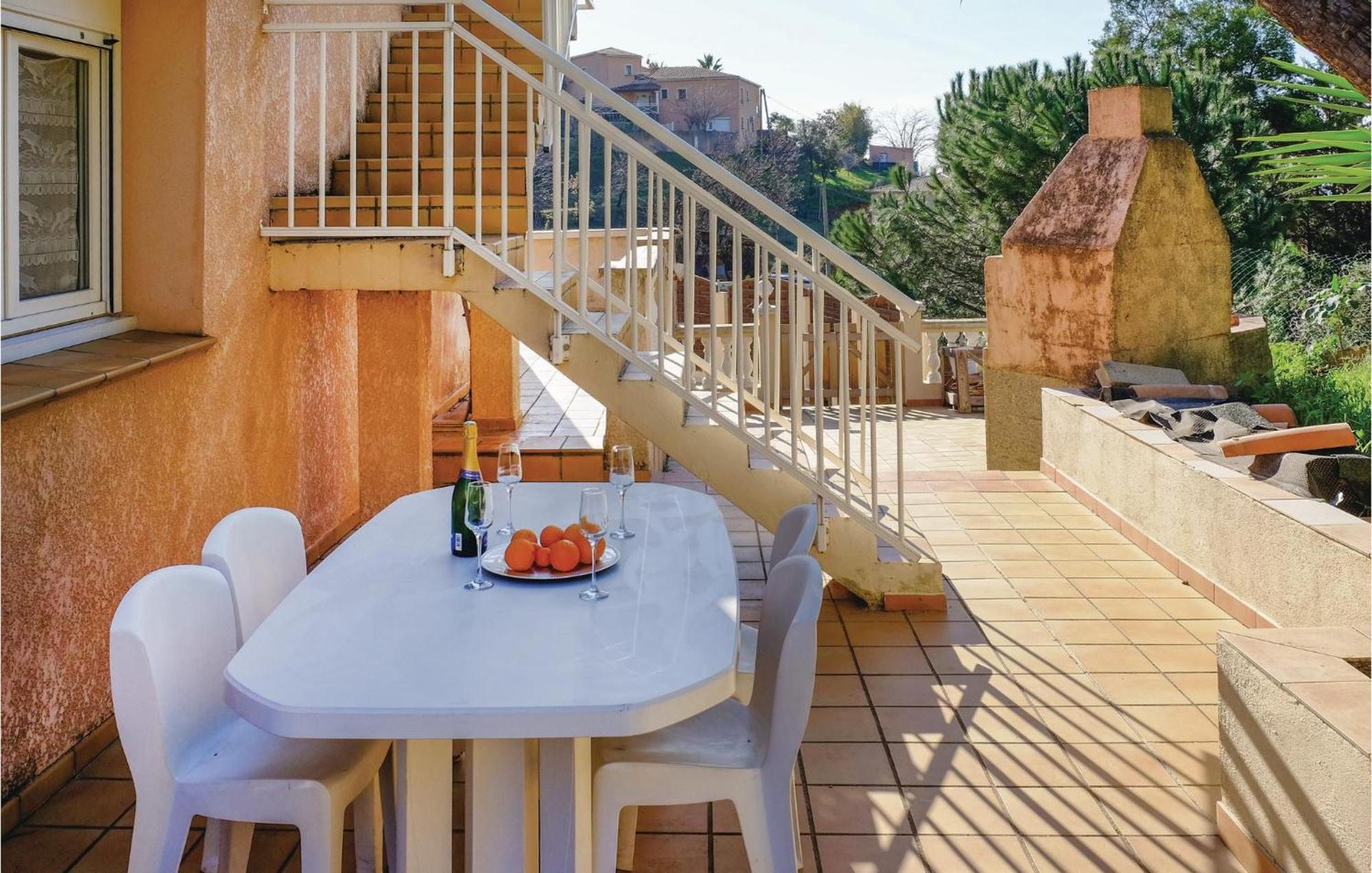 Lovely Apartment In Bastelicaccia With Wifi Exterior foto